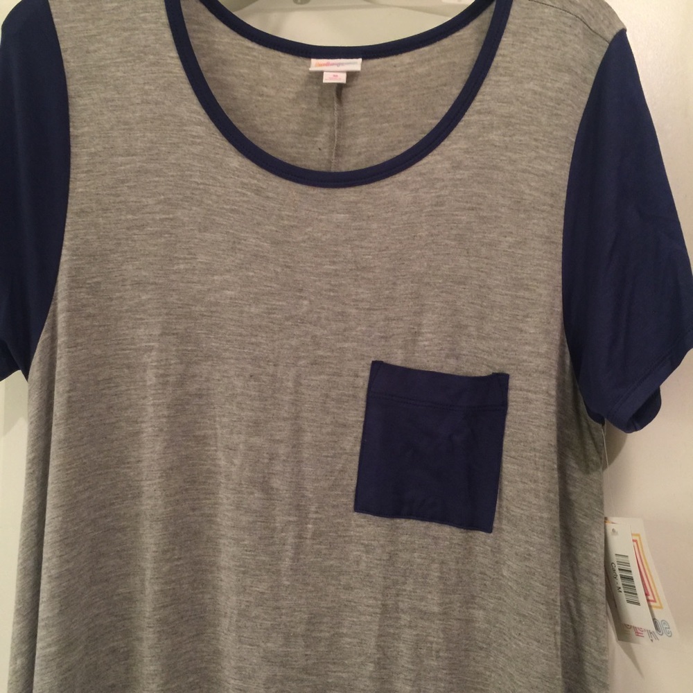 🦄 LuLaRoe Medium Carly - Picture 2 of 2