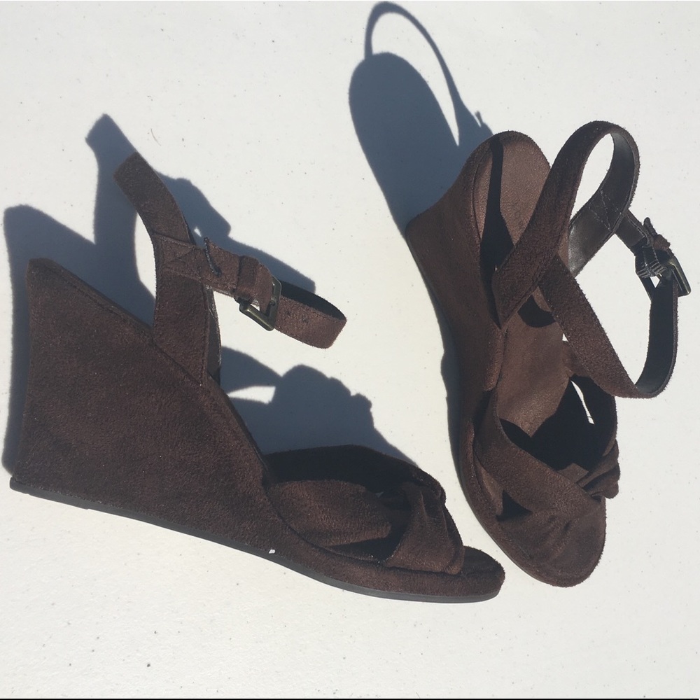 Brown Wedges
