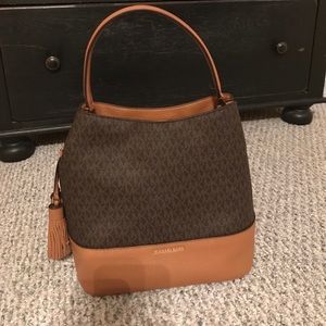 Michael Kors handbag, Kip