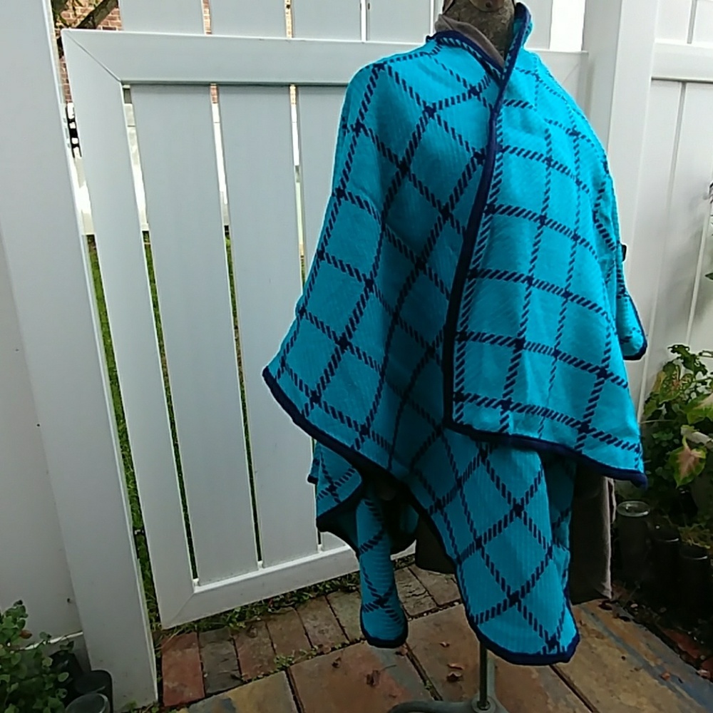 Blue plaid jacket, cape, wrap yourself in warmth - Picture 2 of 6