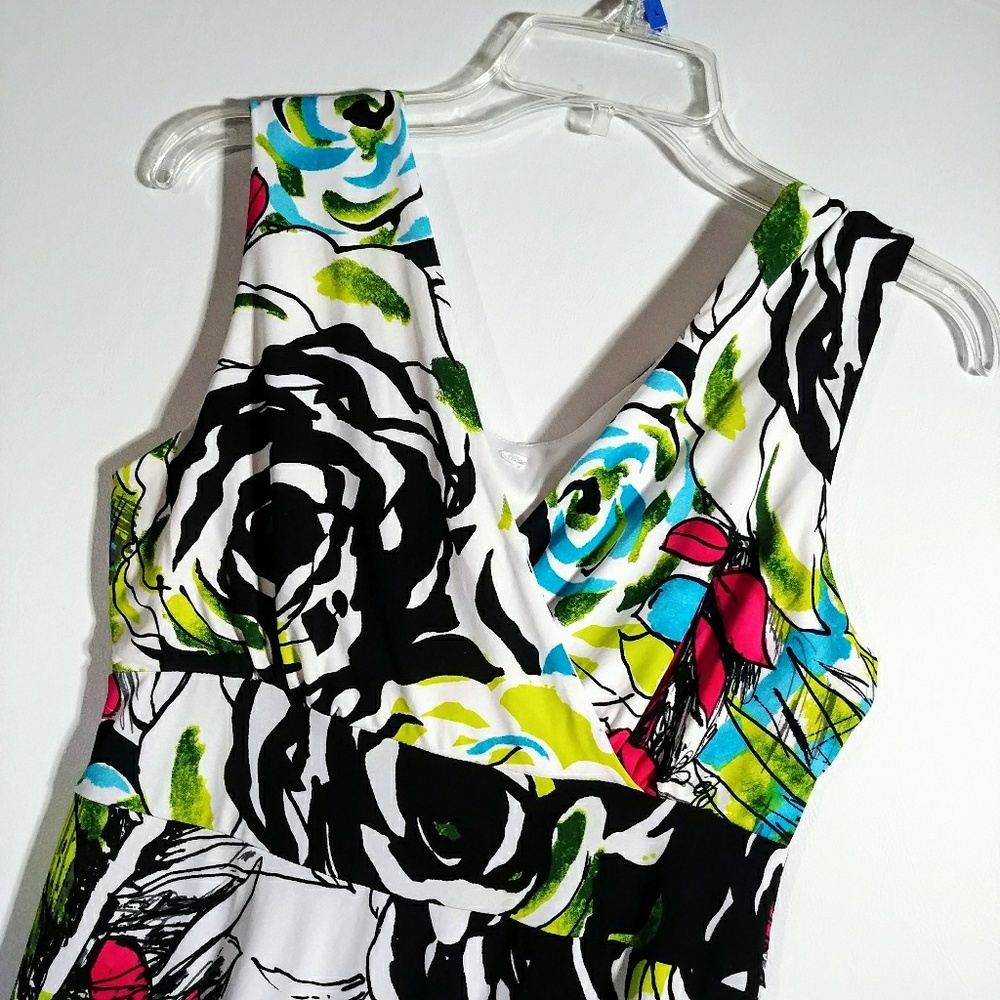 Colorful Floral v neck spring sleeveless dress