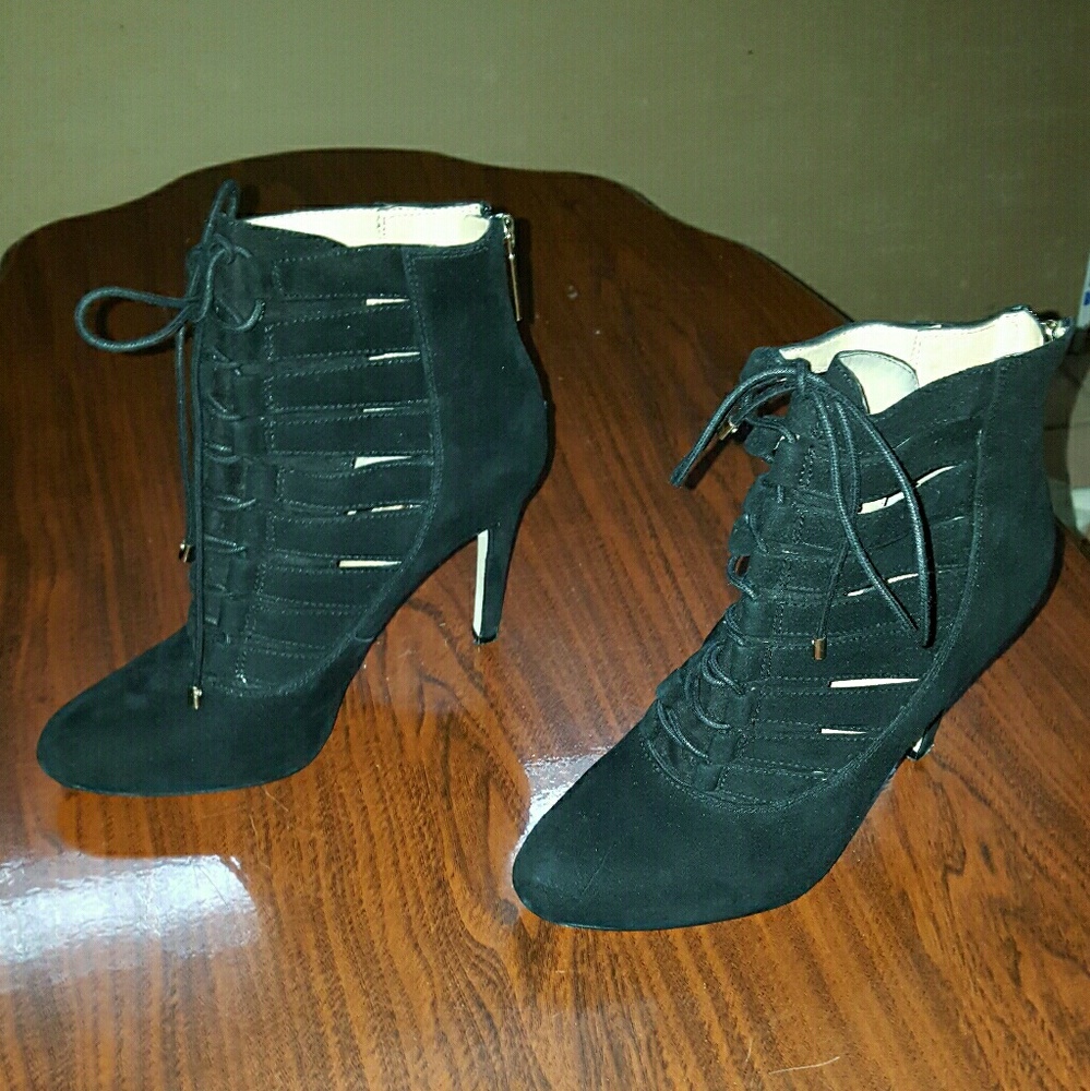 *Final Drop* BCBGeneration Belini Booties