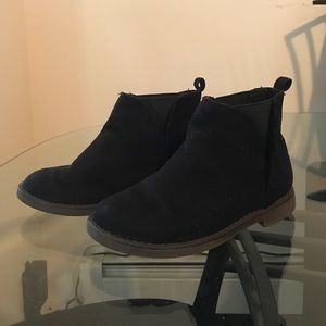 Old Navy Black suede booties