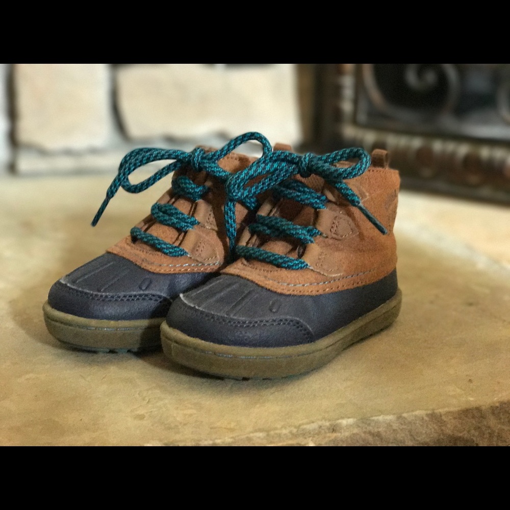 EUC OshKosh Duck Boots, toddler size 6