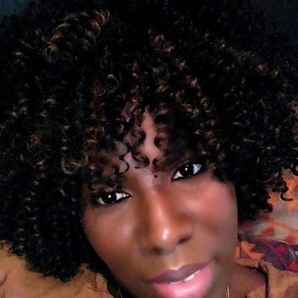 Meet your Posher, Cynthia