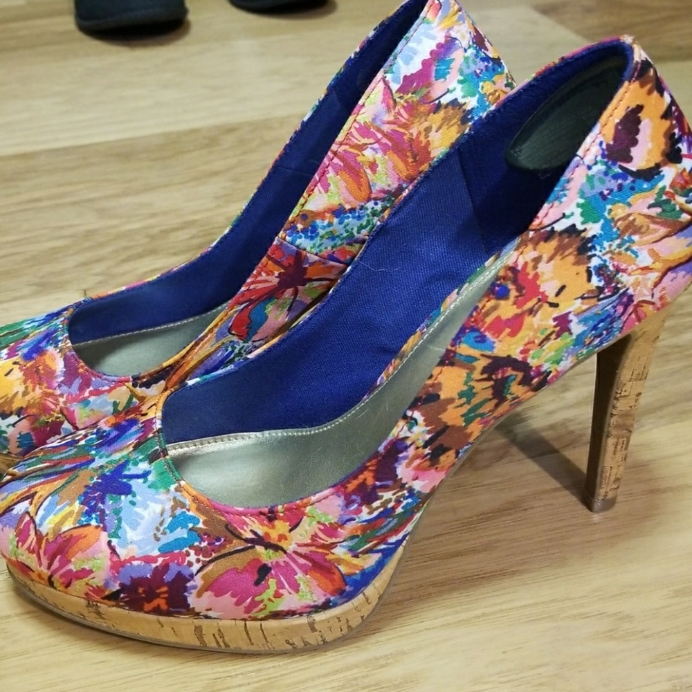 Splashes of color pumps