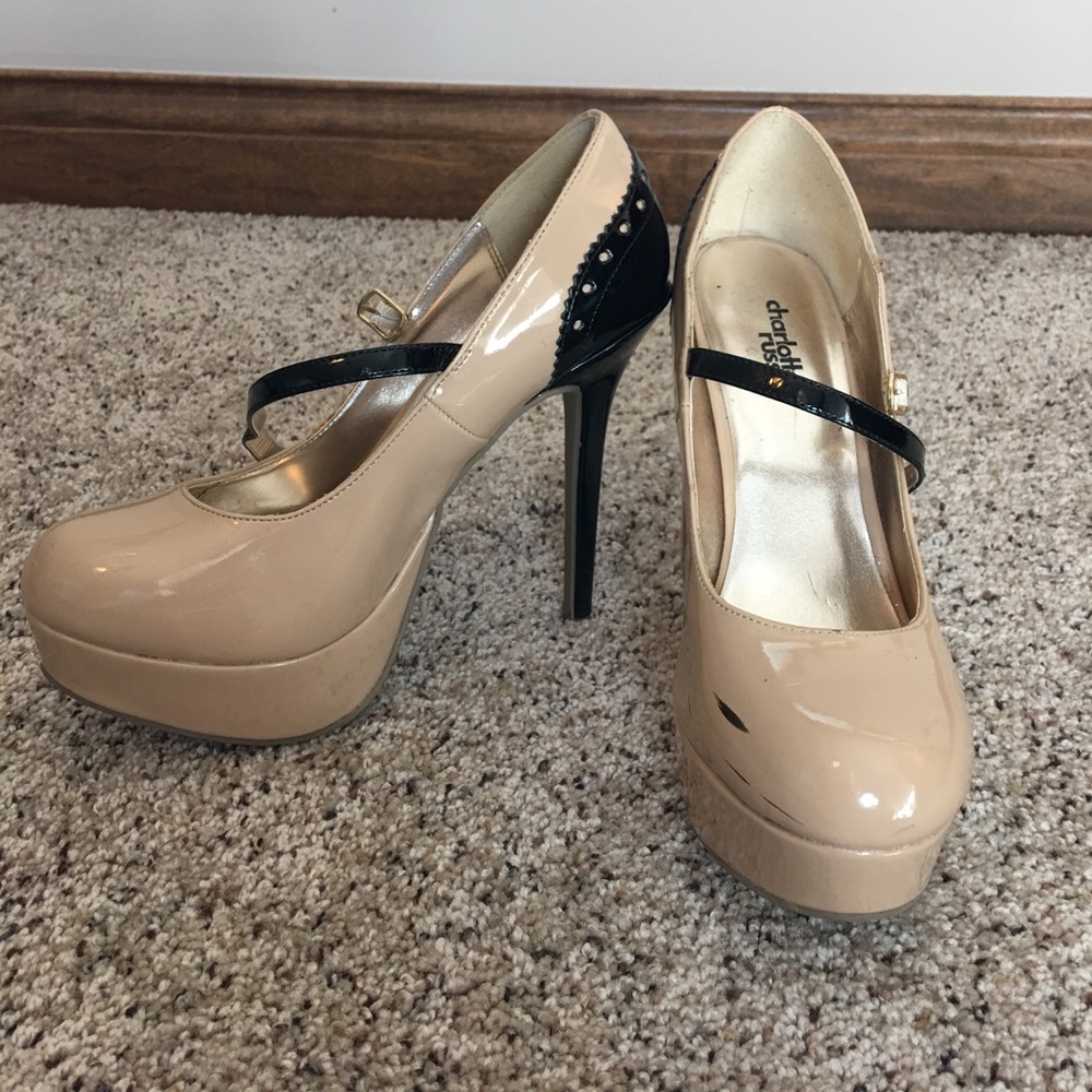 Nude Pumps