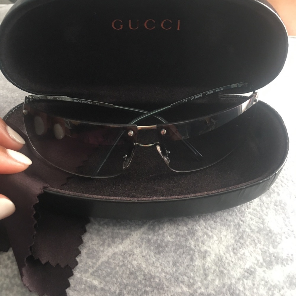 GUCCI SUNGLASSES IN GOOD CONDITION!