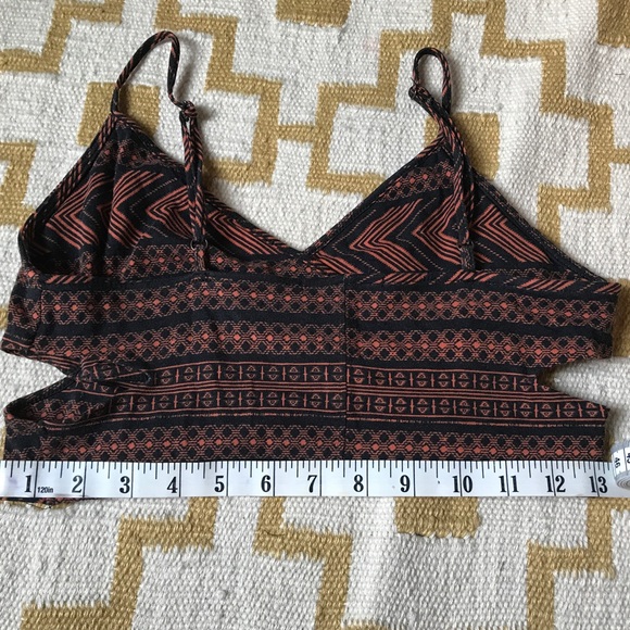🍒Tribal print bralette maroon fits like an L  🍒 - Picture 3 of 3