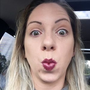 Meet your Posher, Alicia