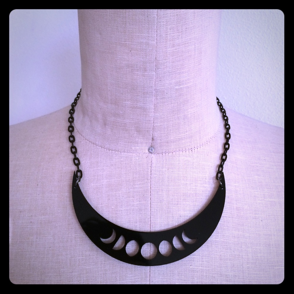 NEW gothic witchy magic moon phase necklace. - Picture 1 of 1
