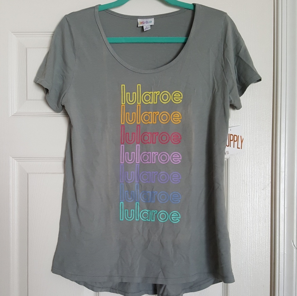 LuLaRoe Supply Classic Tee with logo- size small