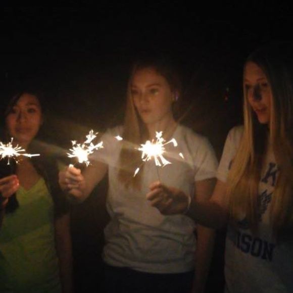 Meet your Posher, Hannah - Picture 1 of 1