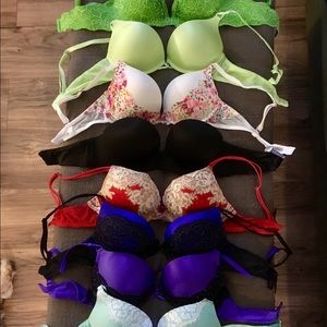 Victoria's Secret bras (8 of them)