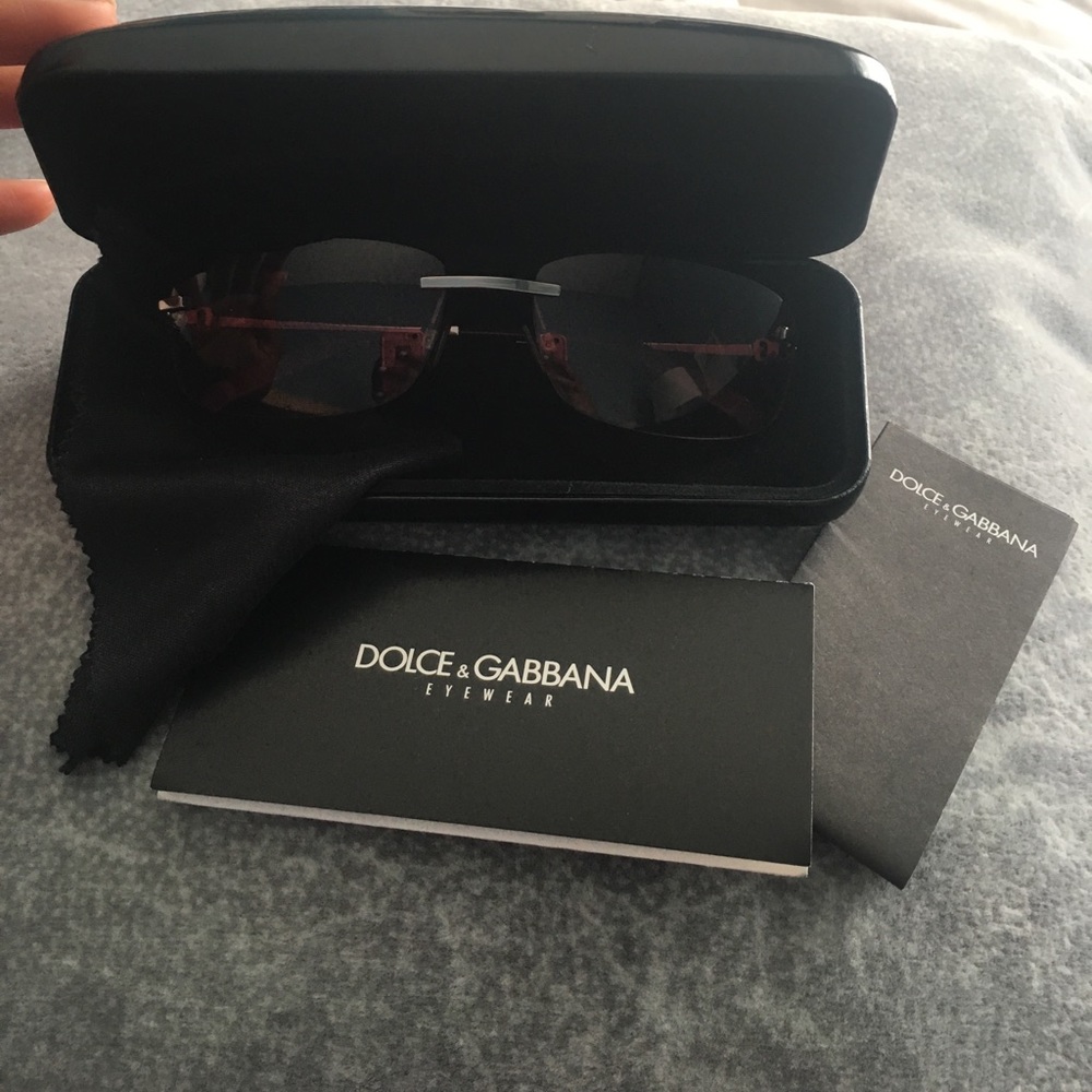 DOLCE & GABBANA SUNGLASSES IN VERY GOOD CONDITION!