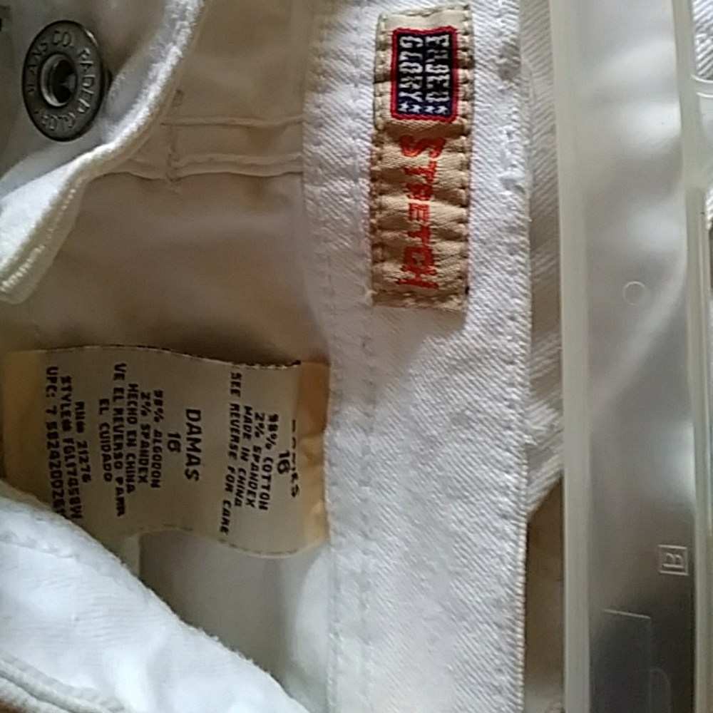 Shorts - Picture 3 of 3