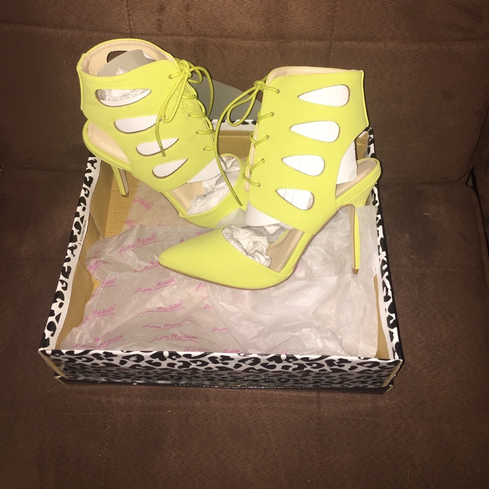 Anne Michelle Shoes (New)