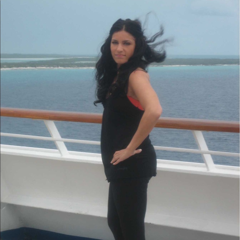 Meet your Posher, Mercedes