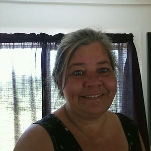 Meet your Posher, Lora