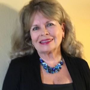 Meet your Posher, Gloria