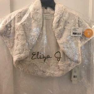 Eliza J ivory Faux Fur Shrug/Bolero