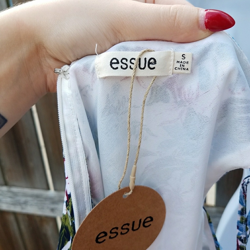 🚫SOLD🚫 Floral deep v dress - Picture 4 of 4