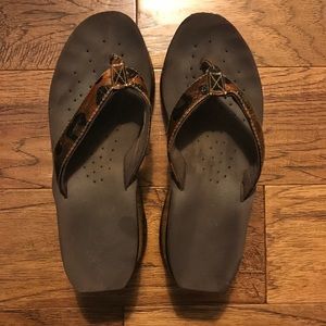 Volatile wedge sandals