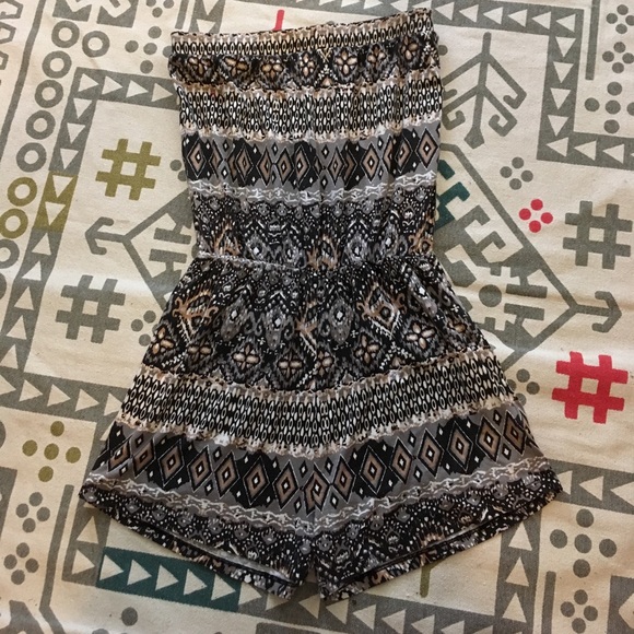 ⚡️Threads 4 Thought⚡️ Printed one piece Romper - Picture 2 of 4