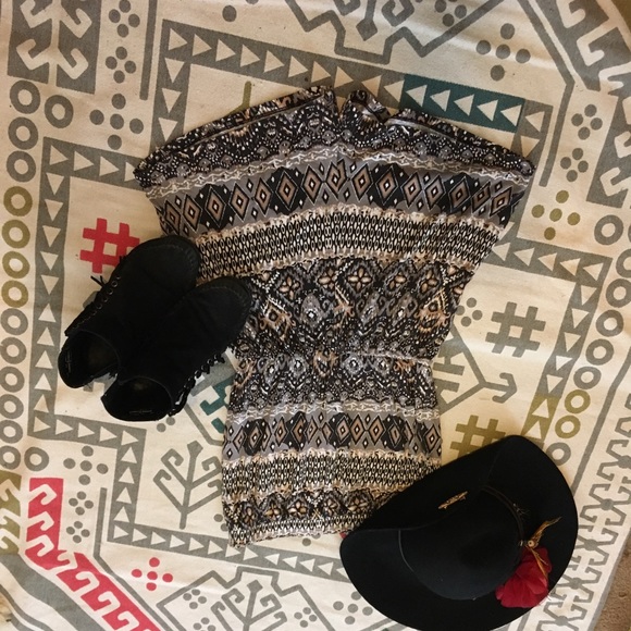 ⚡️Threads 4 Thought⚡️ Printed one piece Romper - Picture 4 of 4