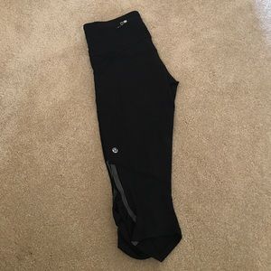 Lululemon black crop workout pants