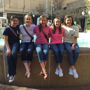 Meet your Posher, Chloe