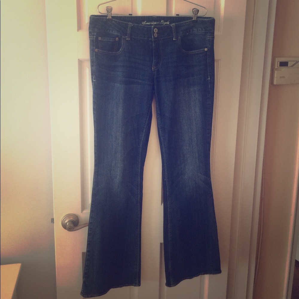 AMERICAN EAGLE- artist boot cut jeans!