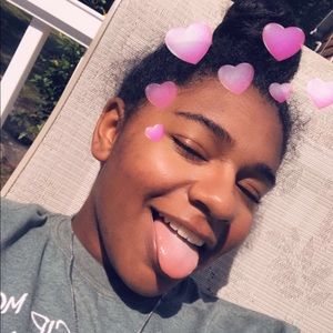 Meet your Posher, Aja
