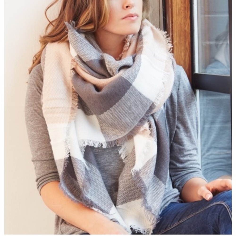 ๐๐HP๐๐Blanket Scarf - Picture 2 of 4