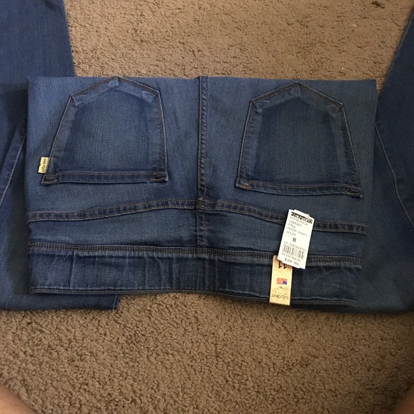 Jeans - Picture 2 of 2