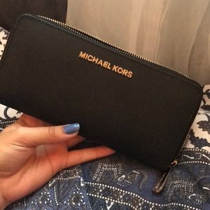Michael kors wallet