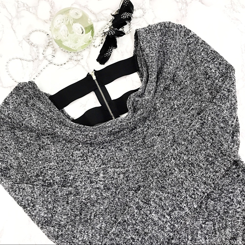 2b (Bebe) strappy back light sweater top