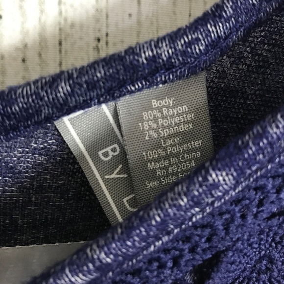 Assymetric Knit Top with Crochet Accents - Picture 5 of 5