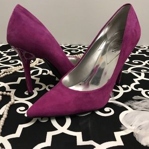 Guess Point Toe Faux Suede Fuchsia Heels