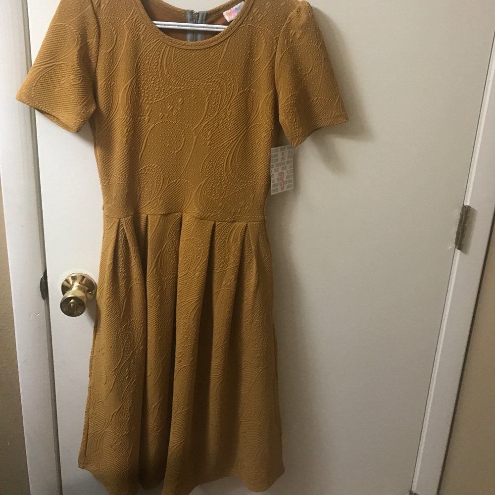 Lularoe Mustard Amelia NWT