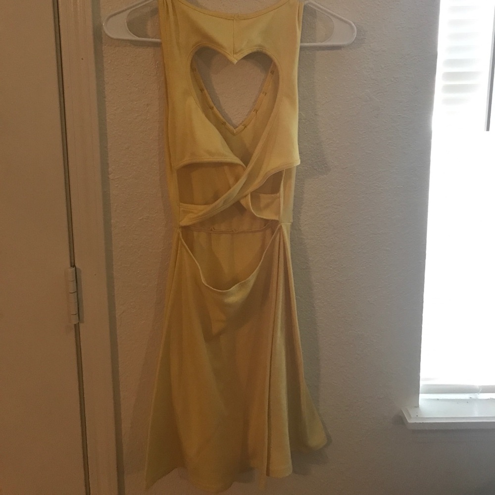 Yellow dress - Picture 2 of 2