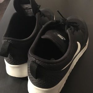Women's Nike Air Max Theas