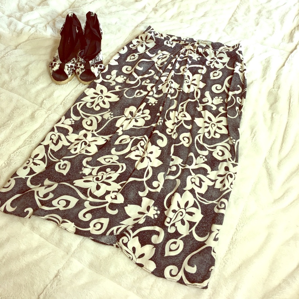Size 4 Tommy Bahama rayon ankle length skirt