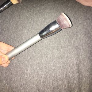 3 IT Cosmetics Brushes