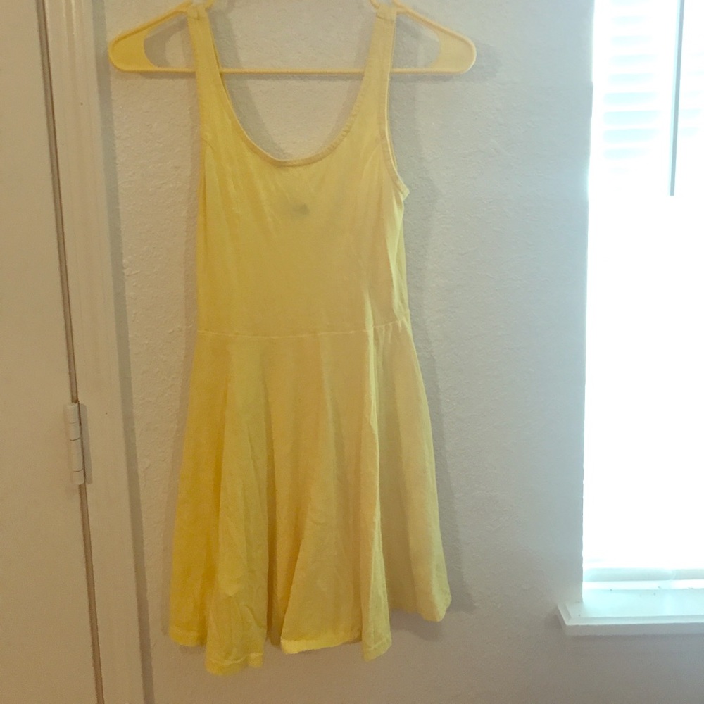 Simple yellow dress