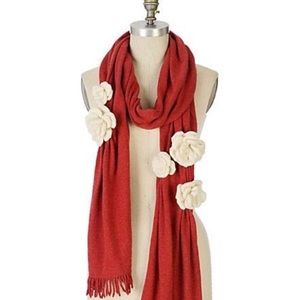 Anthropologie scarf with white flowers by moth