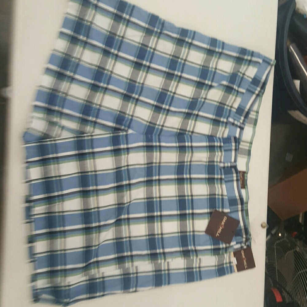 Men's plaid shorts.  OakHill Brand New.  Size 54