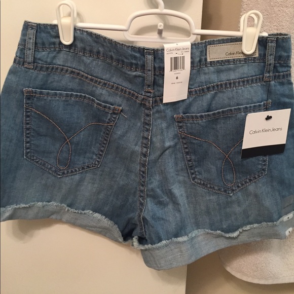 NWT Calvin Klein Denim Shorts Size 8 - Picture 2 of 4