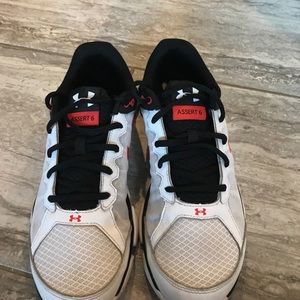 Under Armor Assert 6