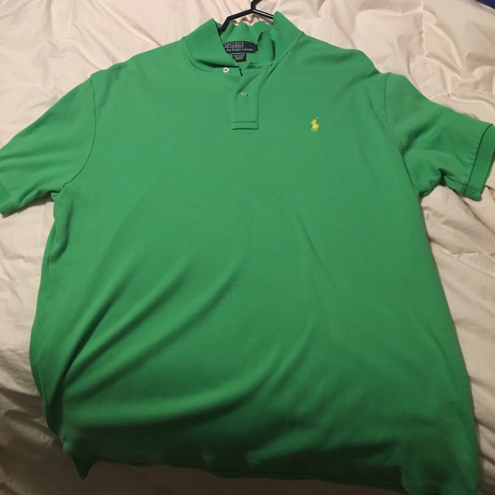 Green short sleeve Polo.